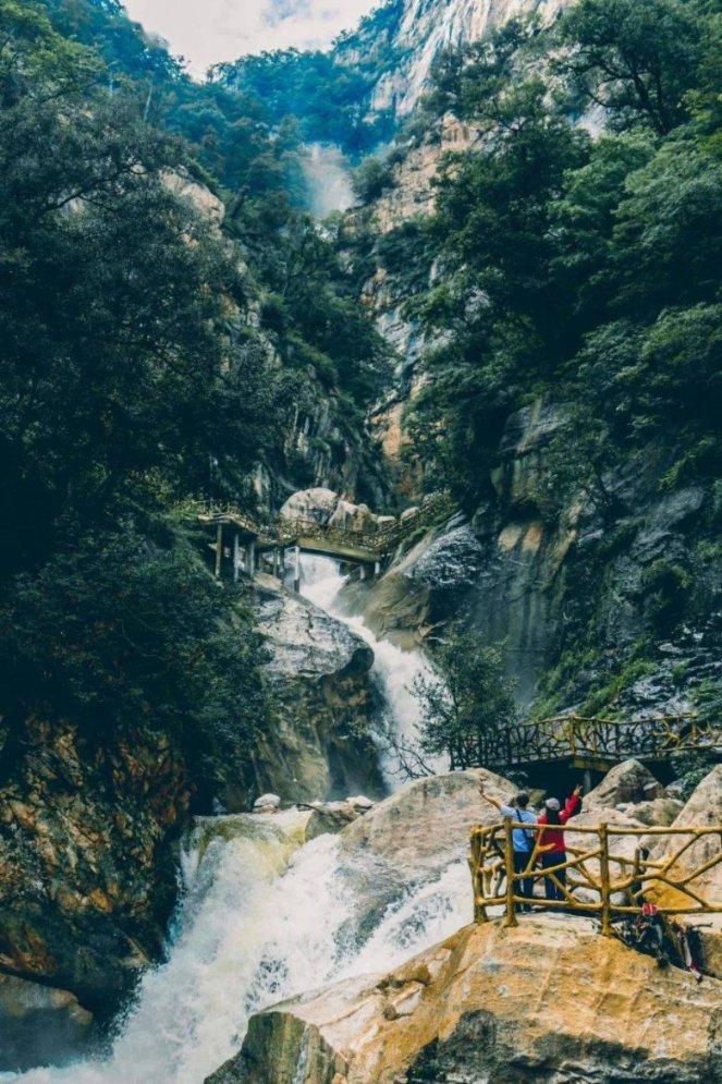 俗语:人过五代另起坟,房过三代必走人,是何意思,有何现实意义